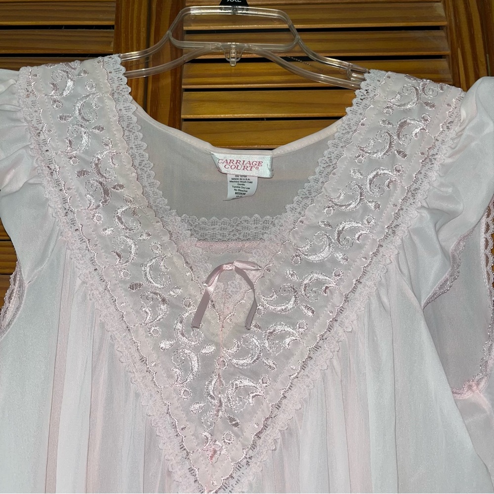Vintage Carriage Court V Neck Short Sleeve Pink‎ Nightgown Size Medium